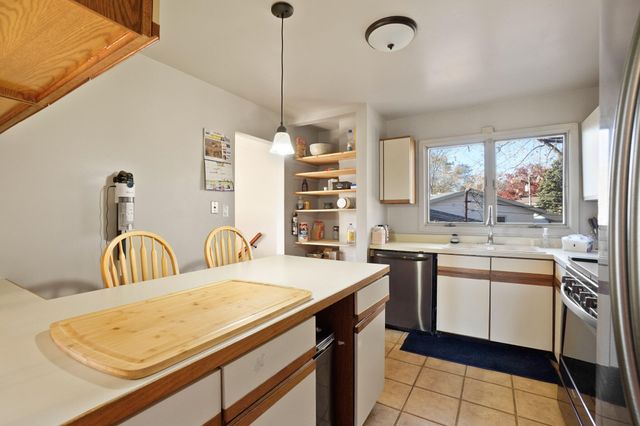 642 Omega Drive, Crown Point, IN 46307