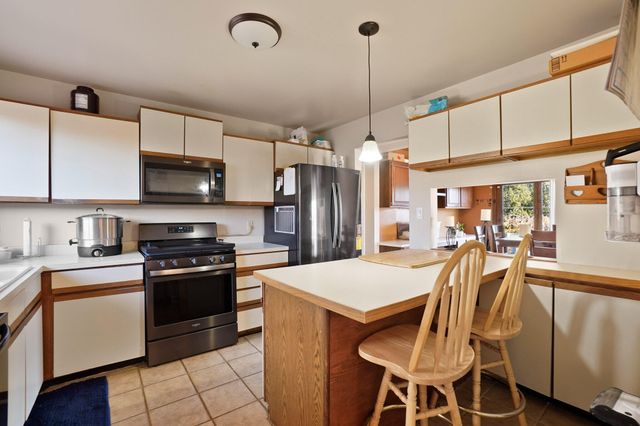 642 Omega Drive, Crown Point, IN 46307