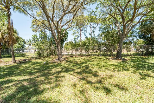 162 Baldwin Boulevard, Greenacres, FL 33463