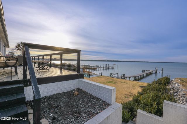 128 Gemstone Drive, Sneads Ferry, NC 28460