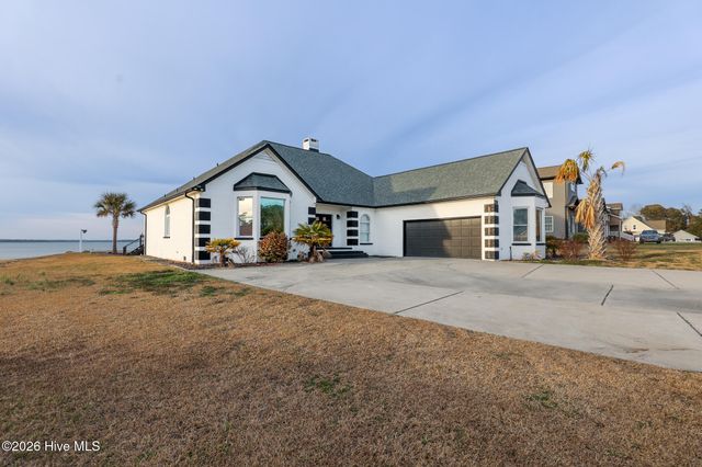 128 Gemstone Drive, Sneads Ferry, NC 28460