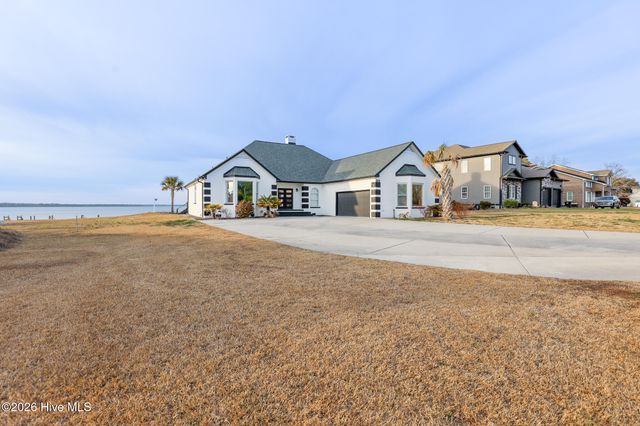 128 Gemstone Drive, Sneads Ferry, NC 28460