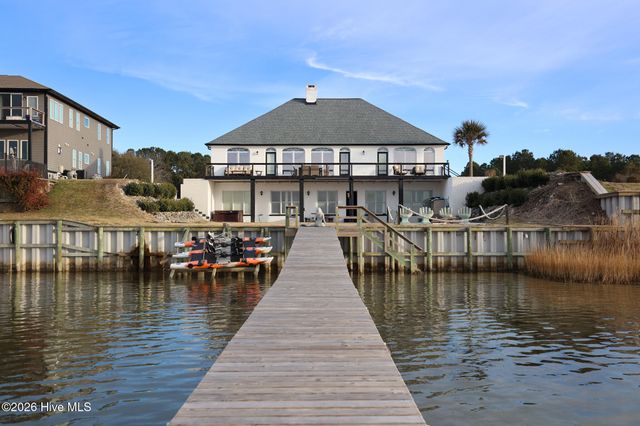 128 Gemstone Drive, Sneads Ferry, NC 28460