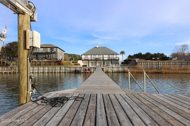 128 Gemstone Drive, Sneads Ferry, NC 28460