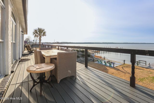 128 Gemstone Drive, Sneads Ferry, NC 28460