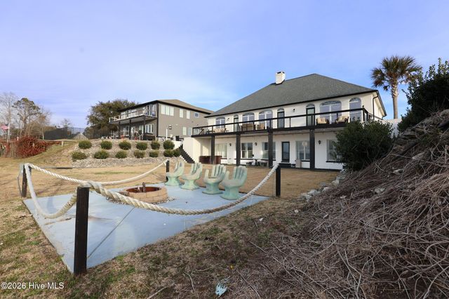 128 Gemstone Drive, Sneads Ferry, NC 28460