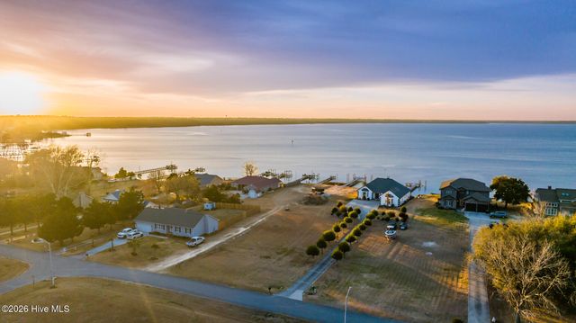 128 Gemstone Drive, Sneads Ferry, NC 28460