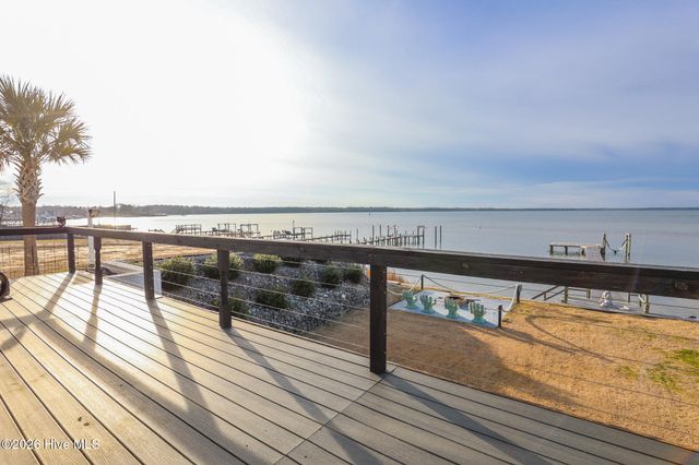 128 Gemstone Drive, Sneads Ferry, NC 28460