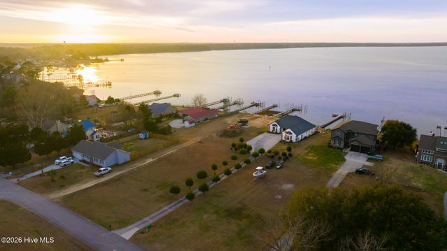 128 Gemstone Drive, Sneads Ferry, NC 28460