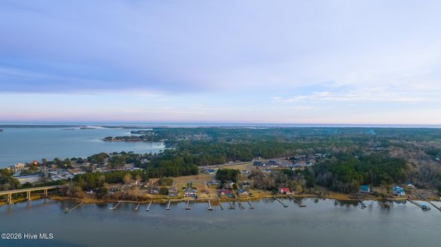 128 Gemstone Drive, Sneads Ferry, NC 28460