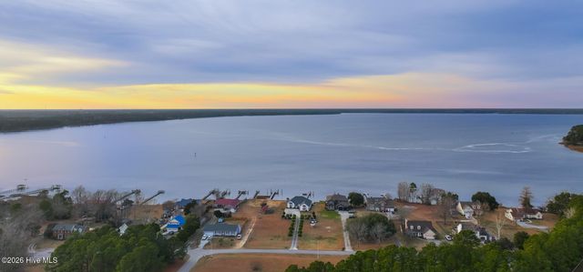 128 Gemstone Drive, Sneads Ferry, NC 28460