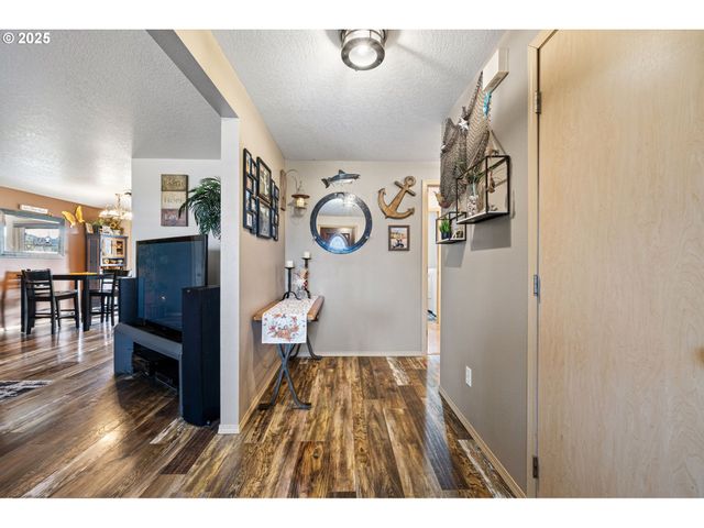 32968 CAMAS SWALE Rd, Creswell, OR 97426