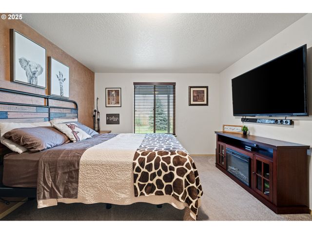 32968 CAMAS SWALE Rd, Creswell, OR 97426