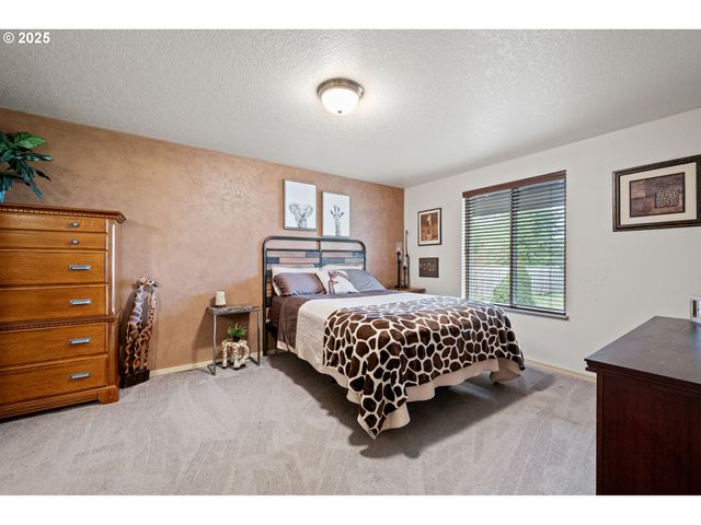 32968 CAMAS SWALE Rd, Creswell, OR 97426