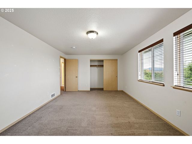 32968 CAMAS SWALE Rd, Creswell, OR 97426