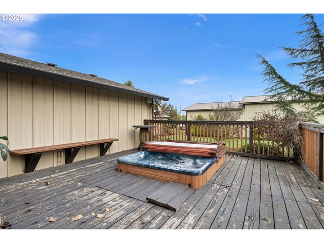 32968 CAMAS SWALE Rd, Creswell, OR 97426