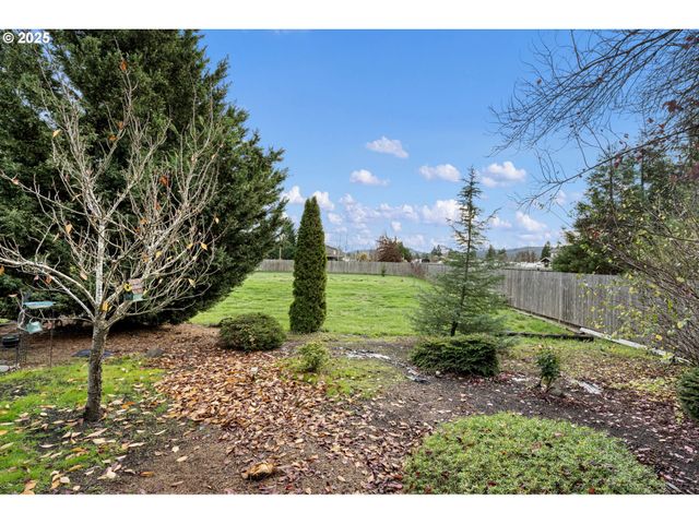 32968 CAMAS SWALE Rd, Creswell, OR 97426