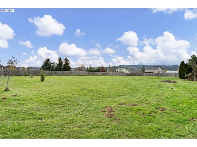 32968 CAMAS SWALE Rd, Creswell, OR 97426