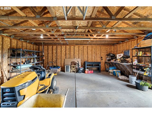 32968 CAMAS SWALE Rd, Creswell, OR 97426