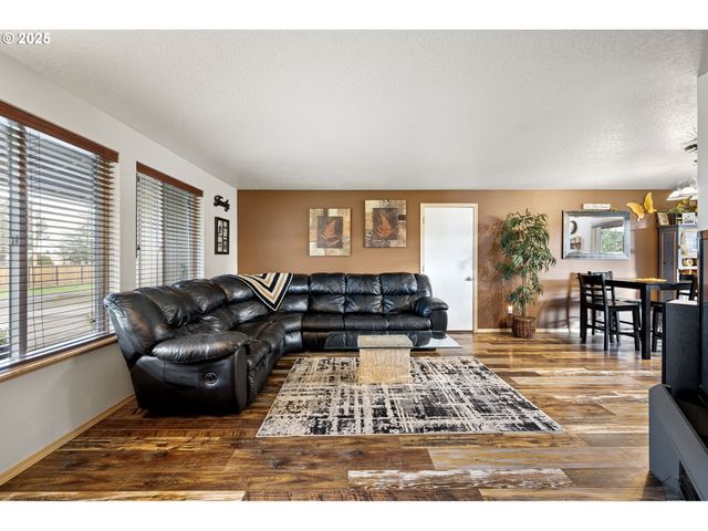 32968 CAMAS SWALE Rd, Creswell, OR 97426