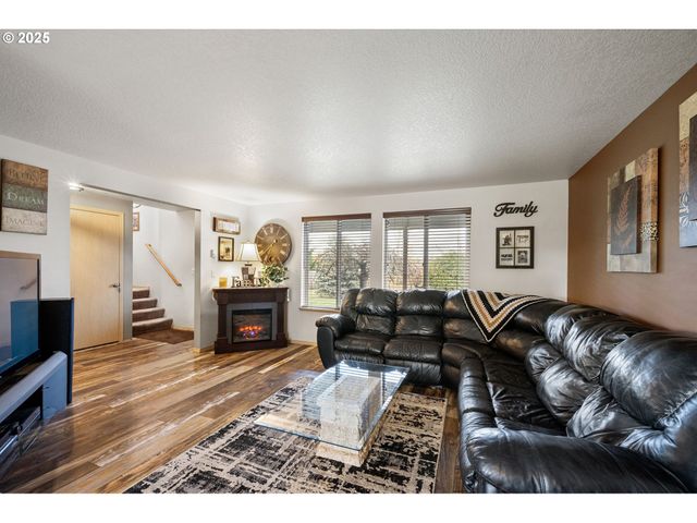 32968 CAMAS SWALE Rd, Creswell, OR 97426