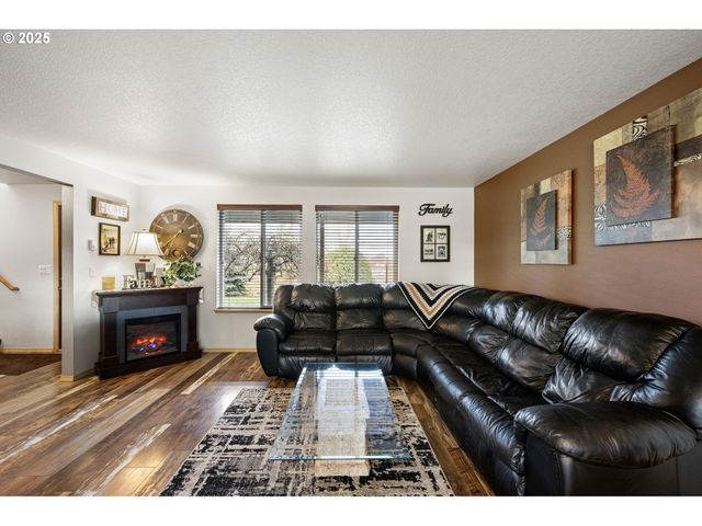 32968 CAMAS SWALE Rd, Creswell, OR 97426