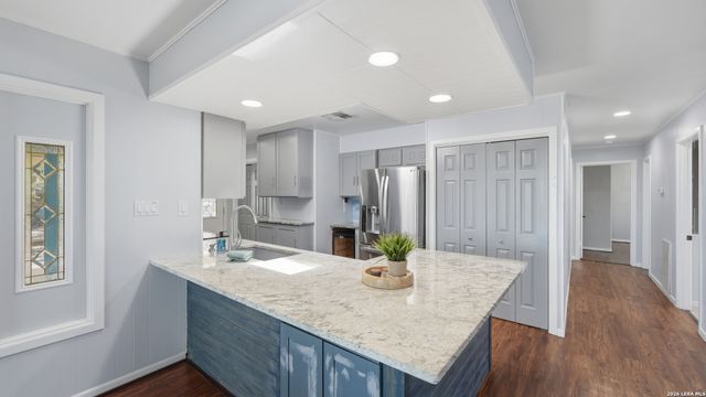 1268 Lakeside, Canyon Lake, TX 78133