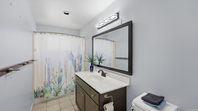 1268 Lakeside, Canyon Lake, TX 78133