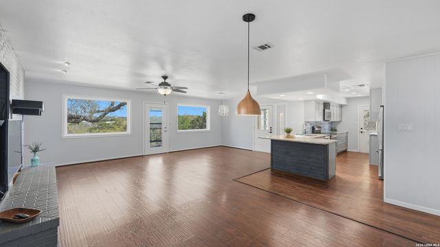 1268 Lakeside, Canyon Lake, TX 78133