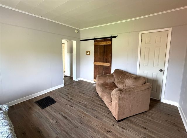 10 Elm Street, Chartiers, PA 15347