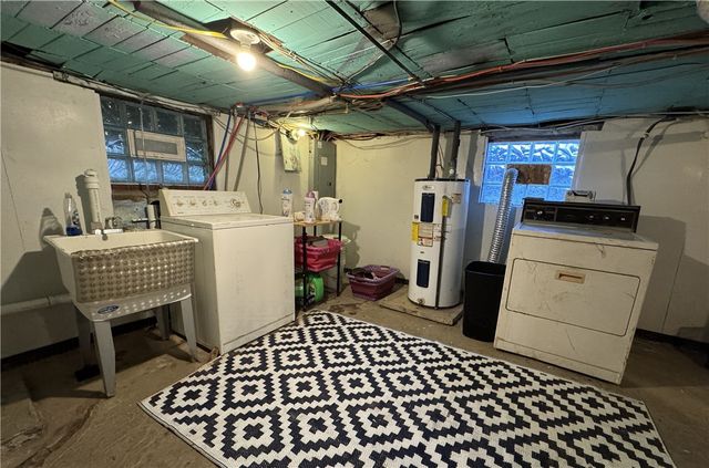 10 Elm Street, Chartiers, PA 15347