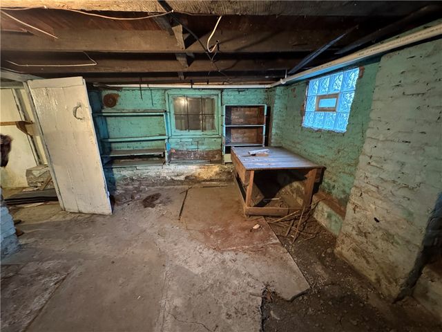 10 Elm Street, Chartiers, PA 15347