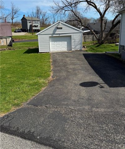 10 Elm Street, Chartiers, PA 15347