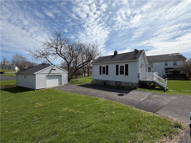 10 Elm Street, Chartiers, PA 15347
