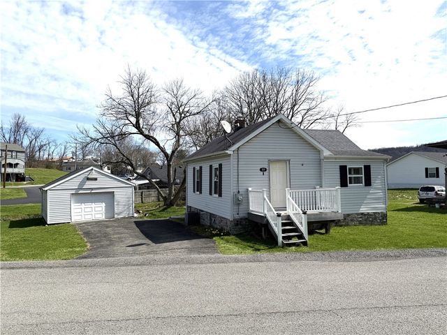 10 Elm Street, Chartiers, PA 15347