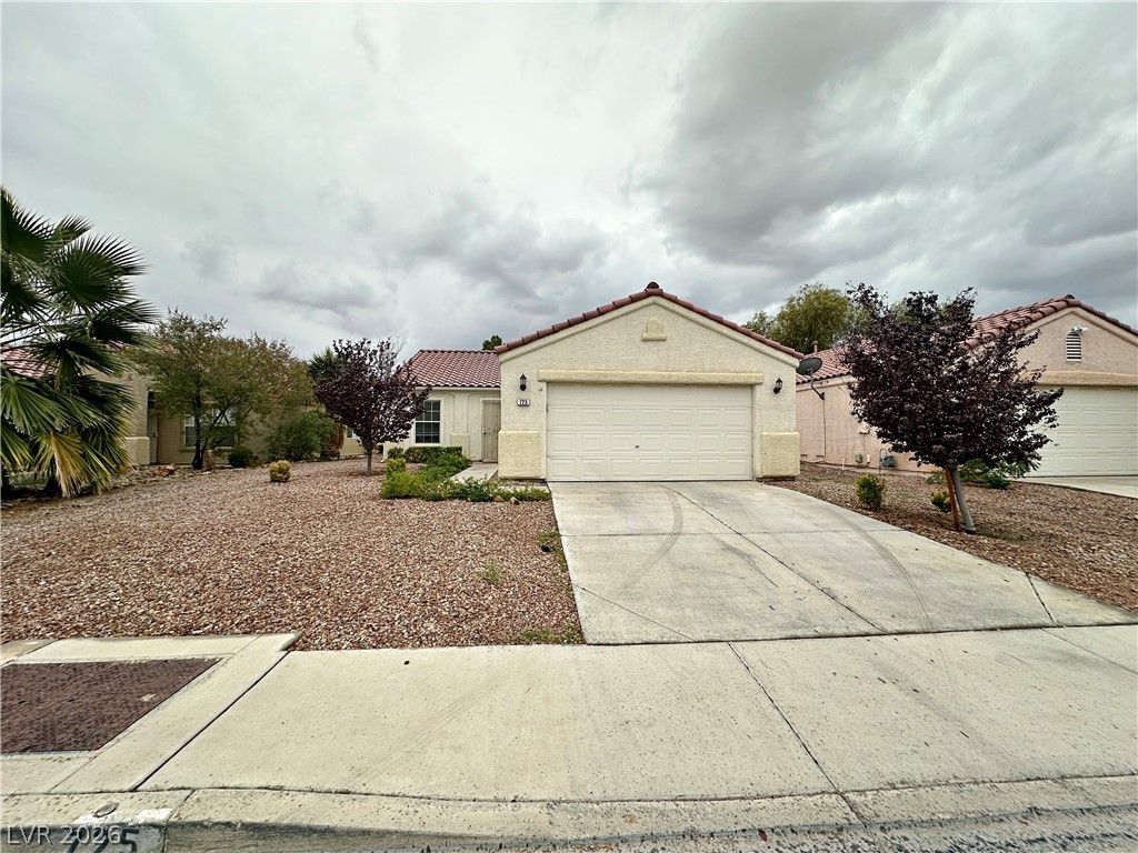725 Hitchen Post Drive, Henderson, NV 89011 — photo 2