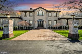 400 ROSELAND, Hummelstown, PA 17036