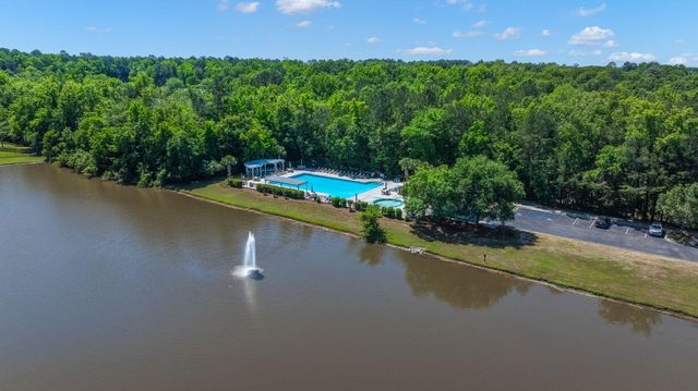 165 Golfview Lane, Summerville, SC 29485