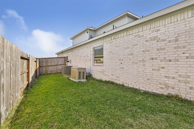 306 Springfield Shores Court, Crosby, TX 77532