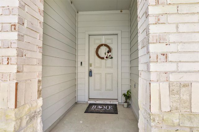 306 Springfield Shores Court, Crosby, TX 77532