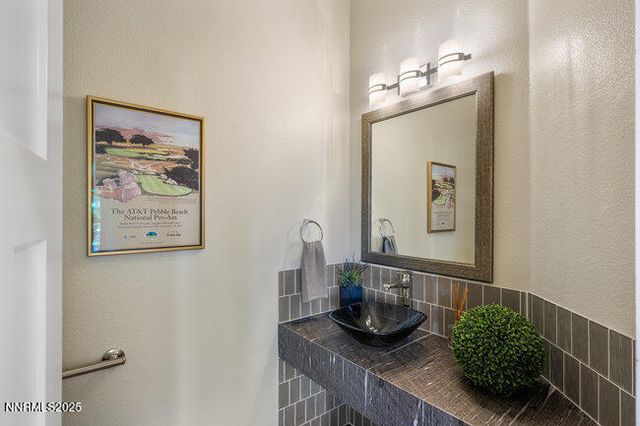 2522 Lake Ridge Shores Circle, Reno, NV 89519