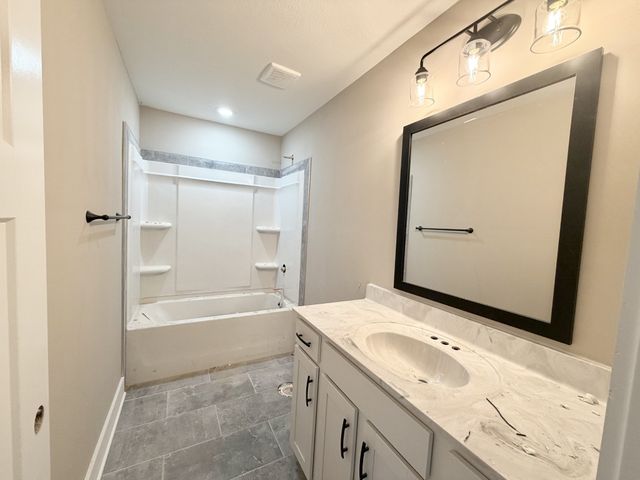 32 Echo Ridge, Oak Grove, KY 42262