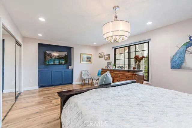 18100 Burbank 26, Tarzana, CA 91356