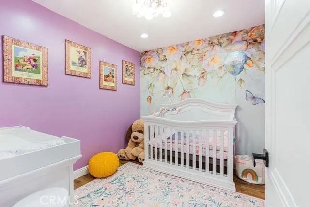 18100 Burbank 26, Tarzana, CA 91356