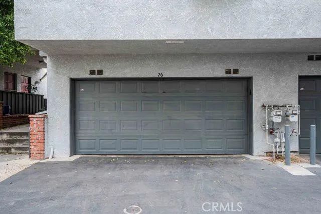 18100 Burbank 26, Tarzana, CA 91356