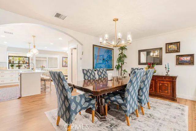 18100 Burbank 26, Tarzana, CA 91356