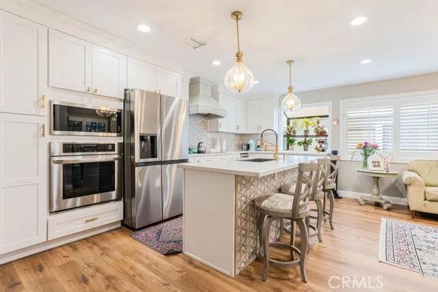 18100 Burbank 26, Tarzana, CA 91356