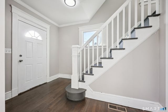 612 Chase Avenue, Waterbury, CT 06704