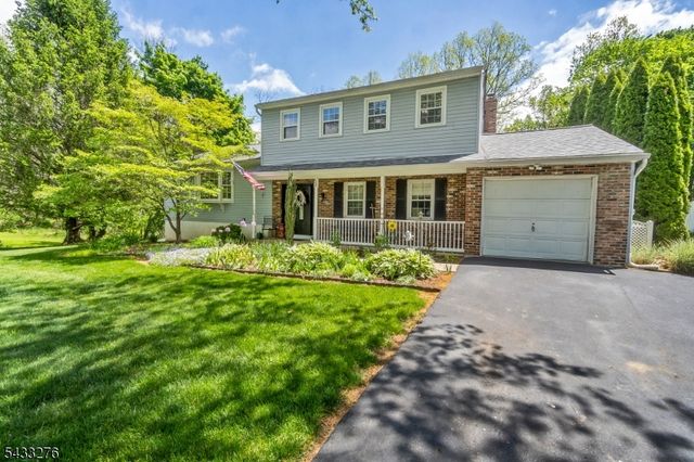 50 Buckley Hill Dr, Lopatcong Twp., NJ 08865
