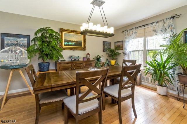 50 Buckley Hill Dr, Lopatcong Twp., NJ 08865